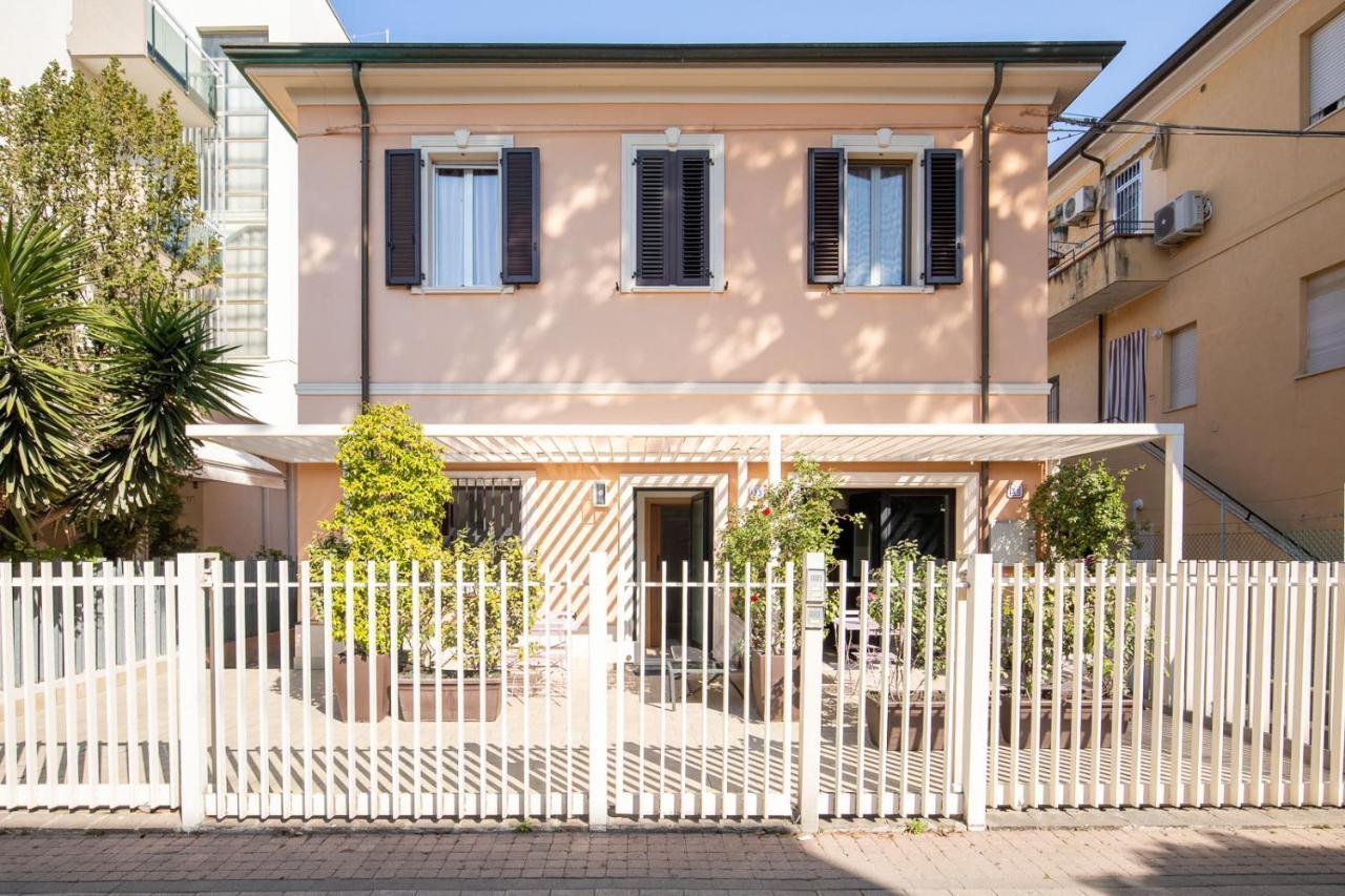 Bilocale Con Giardino A 200Mt Dal Mare - Homeunity Rimini Kültér fotó