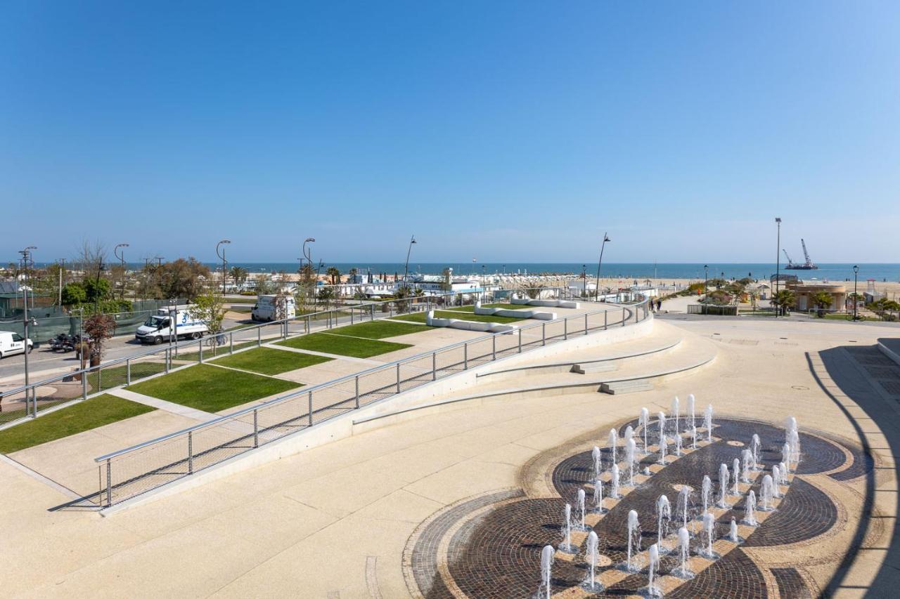 Bilocale Con Giardino A 200Mt Dal Mare - Homeunity Rimini Kültér fotó